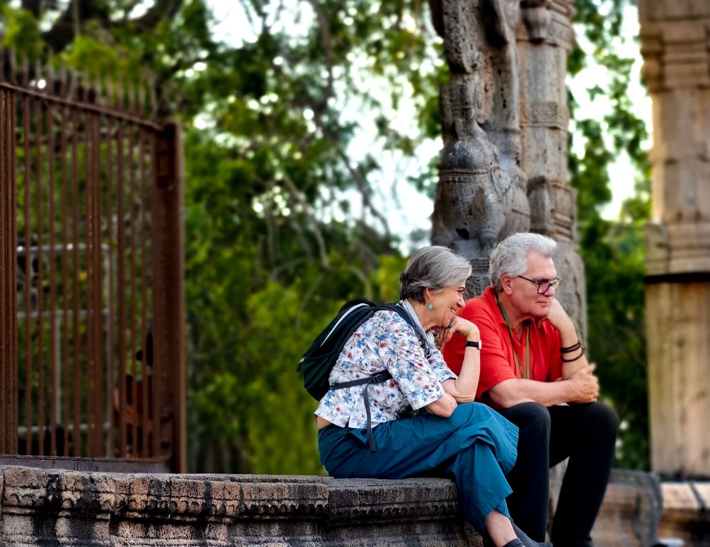 Older couple enjoying a relaxed private Sri Lanka tour by the coast