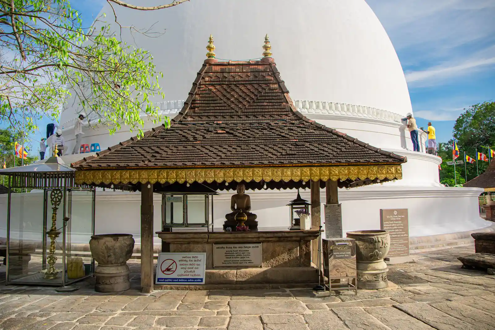 Travel to Anuradhapura — Sri Lanka cultural tour